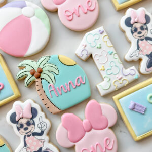 Minnie Mouse Pool Party